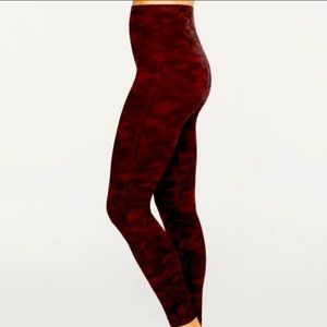 EUC Spanx red camo leggings Large